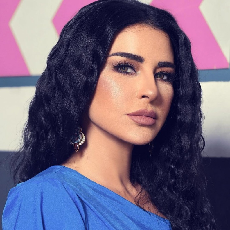 صيحات جمالية مع المكياج البرونزي مستوحاة من ماغي بو غصن