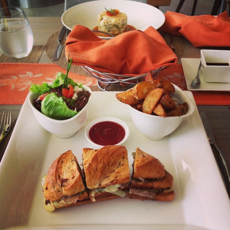 أشهر المطاعم في جدة مقهى ومطعم Amara