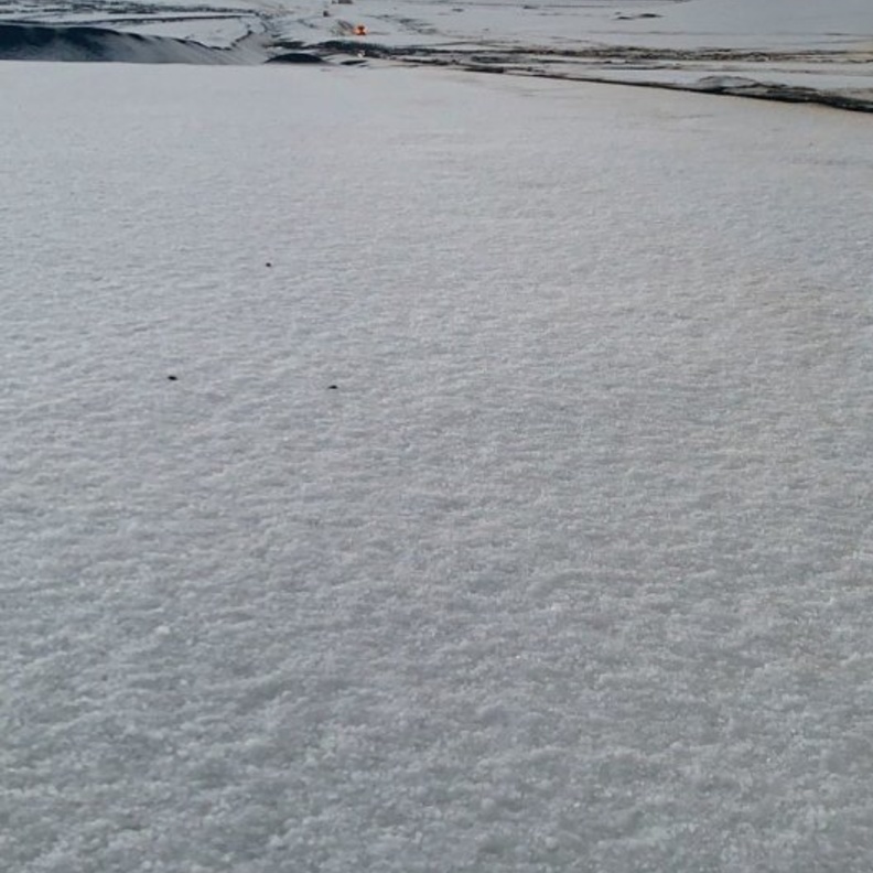 لوحات طبيعية ساحرة للثلوج في منطقة الرأس الأبيض بالسعودية - المصور السعودي عبدالله السليمي