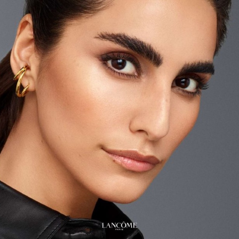 اصبع الفاونديشن Teint Idole Ultra Wear من Lancôme