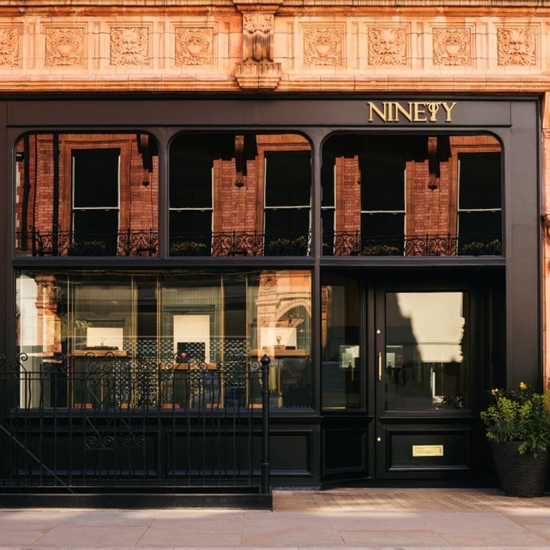 بوتيك NINETY  للمنتجات الفاخرة المملوكة مسبقًا يفتح أبوابه في "ماونت ستريت"