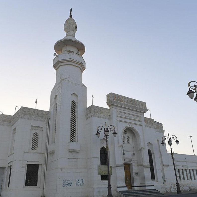 مسجد التوبة.. منارة إسلامية خالدة في قلب تبوك