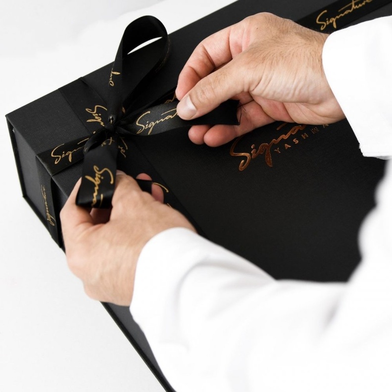 صندوق هدايا العيد من Signature Yashmagh