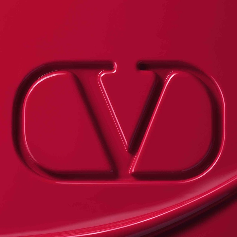  Valentino Beauty.. علامة للنساء الحالمات