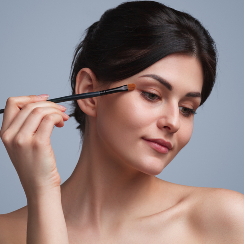 طريقة عمل مكياج ناعم لإخفاء التجاعيد