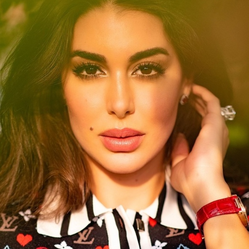 اطلالات مكياج عصري ناعم لشهر رمضان 2021 من وحي ياسمين صبري