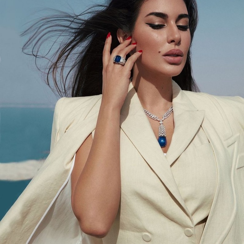 ياسمين صبري مجوهرات كارتييه