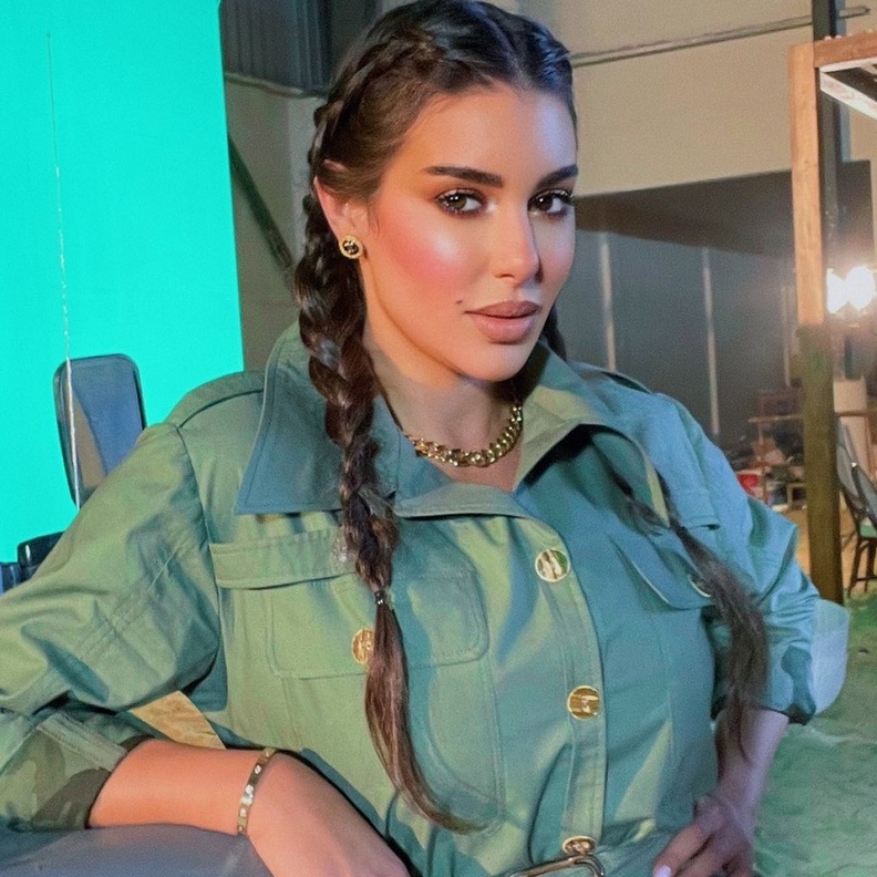 طريقة عمل تسريحات الضفائر لإطلالة يومية ناعمة في شهر رمضان بأسلوب النجمات