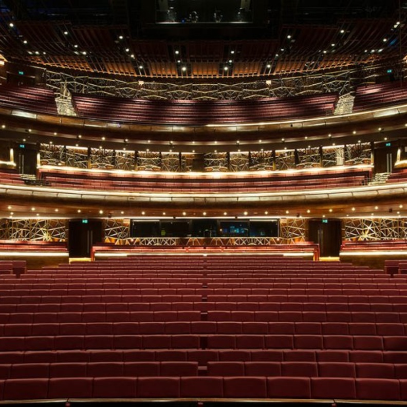  الحفل الهولوغرامي الأول للفنان الراحل عبدالحليم حافظ