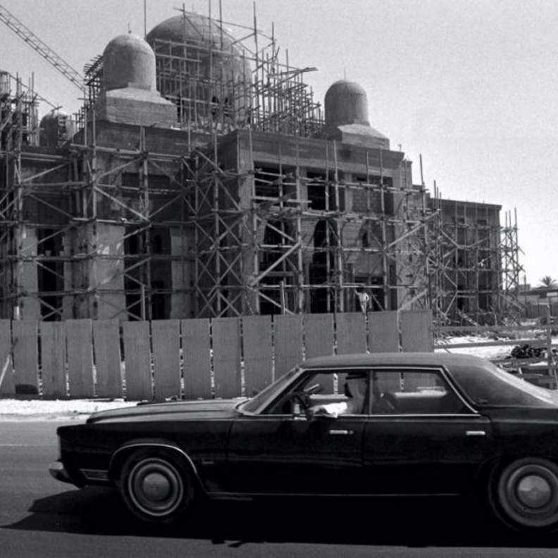 مسجد جميرا.. تصميم معماري خلاب ومنارة حضارية تعكس روح التسامح  