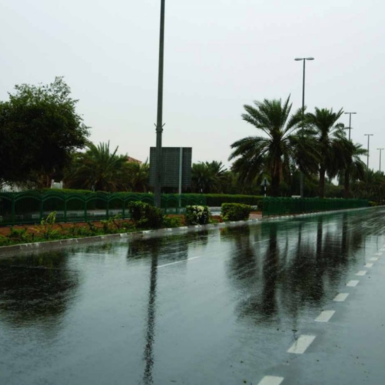 الأمطار في مدينة العين - عن البيان