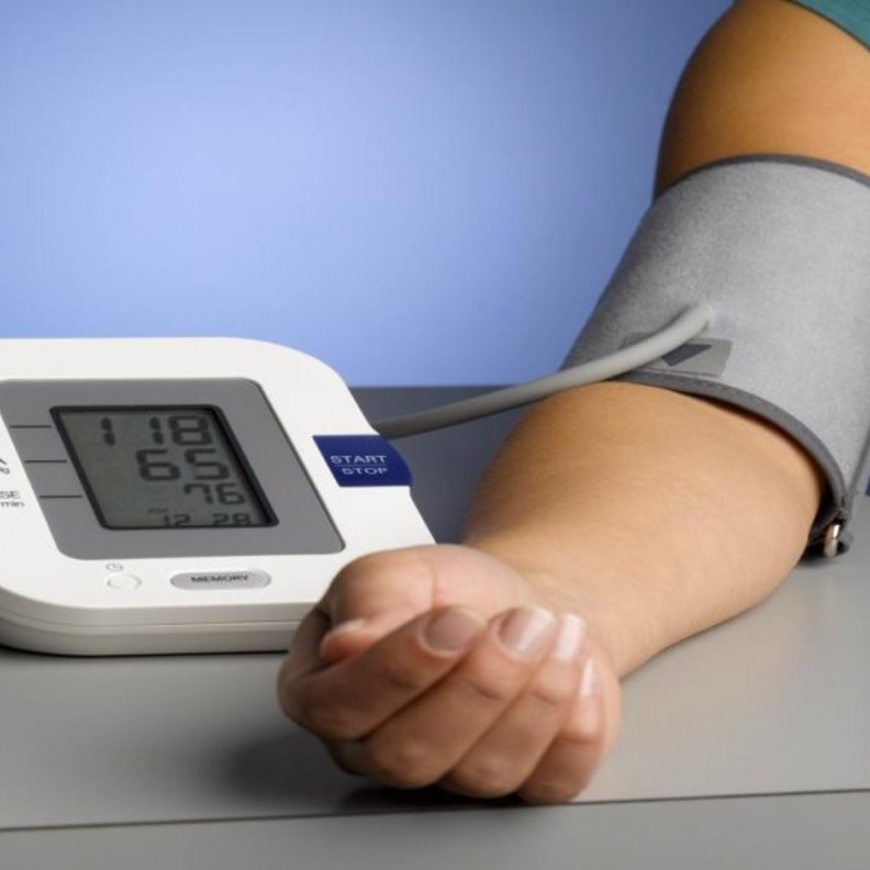 ماهي اعراض انخفاض ضغط الدم وماهي مخاطر انخفاضه على القلب والدماغ