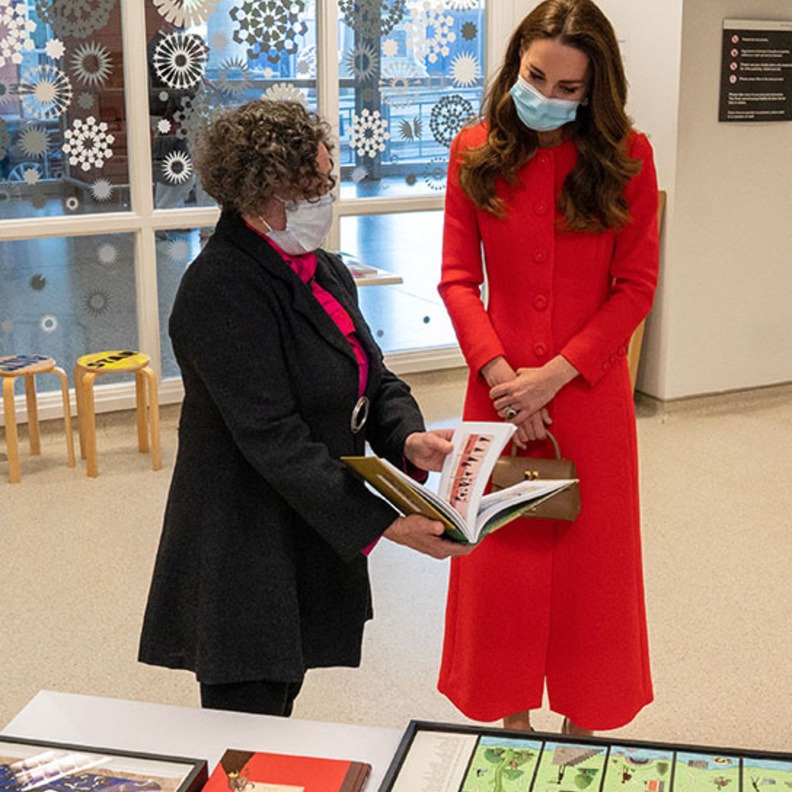 تعرفوا على الهدية التي حصلت عليها كيت ميدلتون لطفلها الأمير جورج