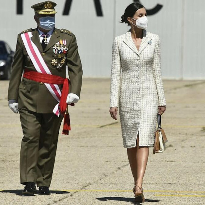 الملكة ليتيزيا تزور أكاديمية الطيران العسكرية في كولمينار فيجو