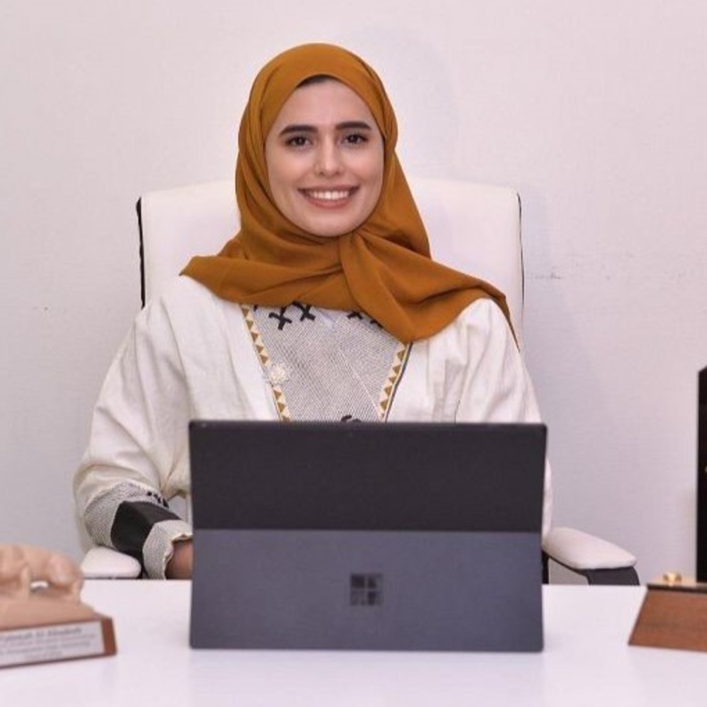 مهندسة البترول فاطمة آل أبوديب المتميزة في المجال الأكاديمي والتطوعي محليا وعالميا 