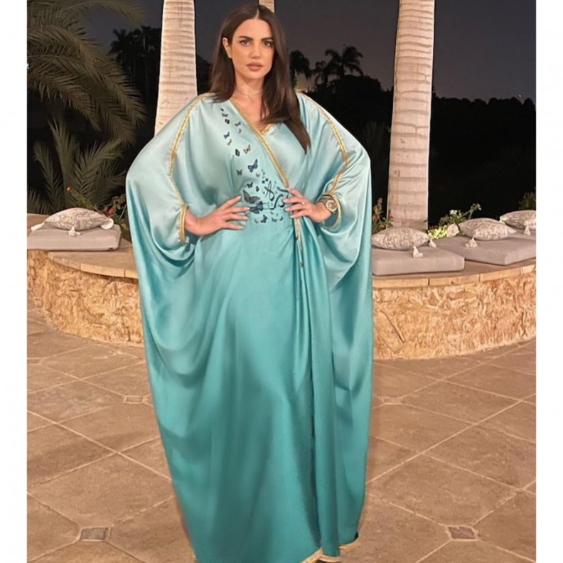 طرق تنسيق اطلالات شرقية وأُِخرى عصرية لعيد الفطر باسلوب درة زروق