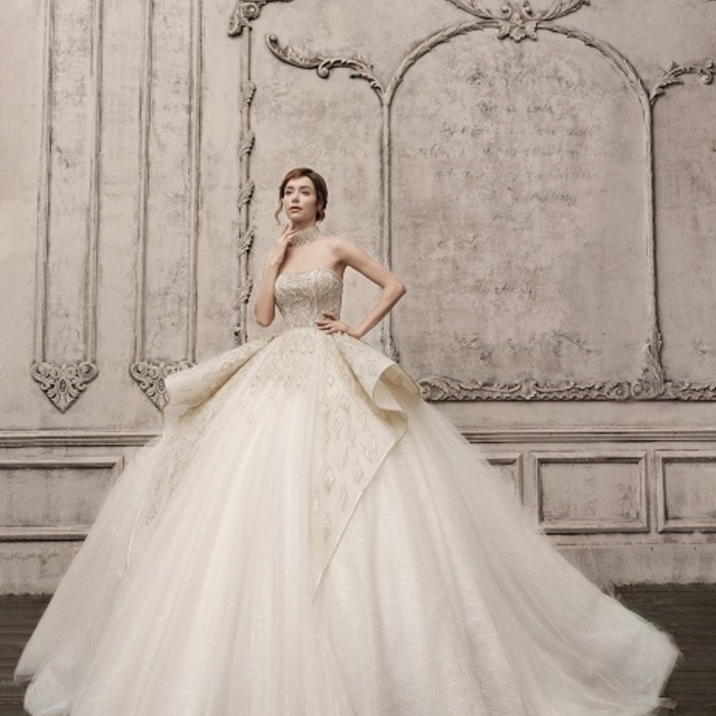 فساتين زفاف ملكية من jimmy choo