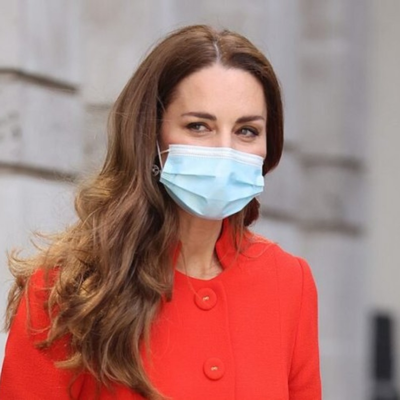 تعرفوا على الرسالة السرية التي وضعتها كيت ميدلتون في كتب مسابقتها للتصوير