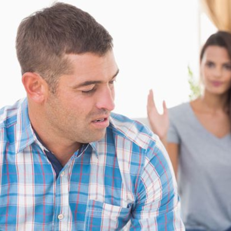 علامات تدل على عدم إحترام الزوجة لزوجها