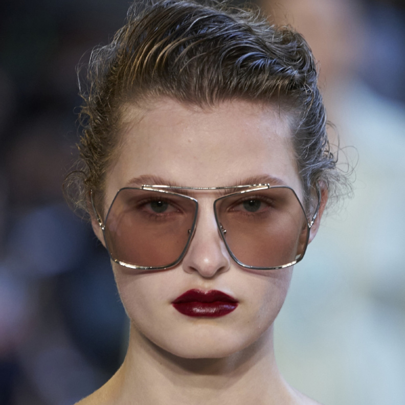 الوان احمر شفاه مخملي داكن لعيد الفطر 2021 من دار Max Mara