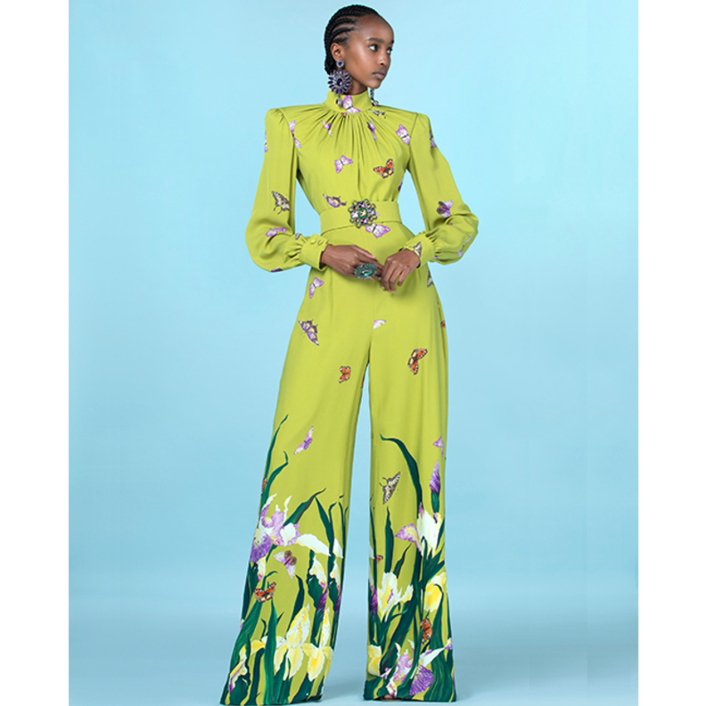 موديلات جمبسوت عصرية 2021 باللون الاخضر الربيعي من دار Andrew Gn