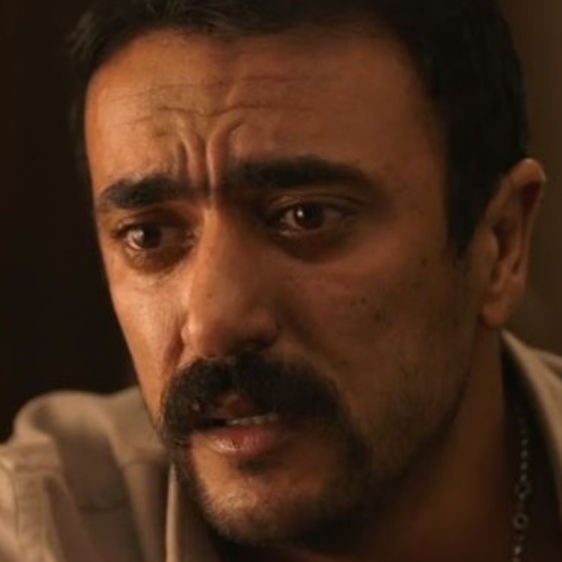 اللي مالوش كبير