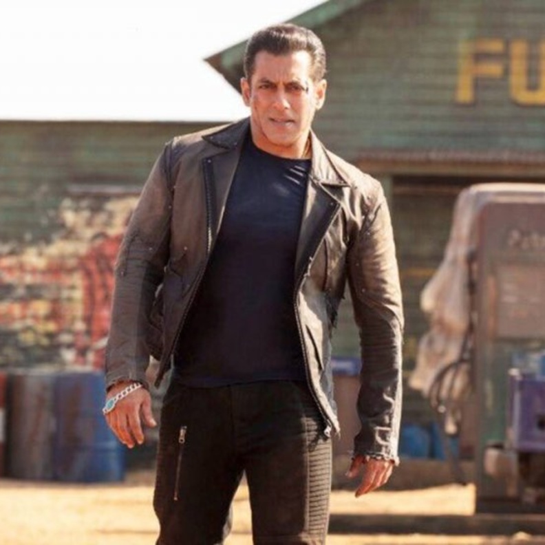 سلمان خان يدعو لتلقي لقاح كورونا