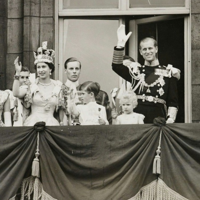 تعرف على القواعد الملكية للوقوف في شرفة قصر باكنغهام؟