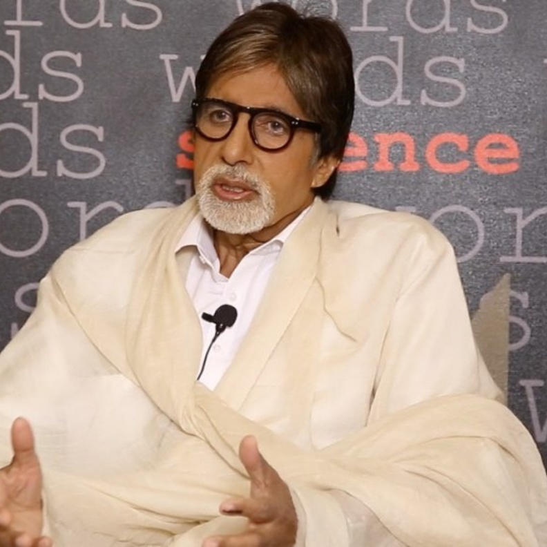 اتهام أميتاب باتشان بعدم تقديم ما يكفي من العون