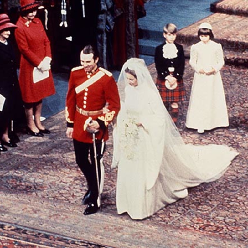 الأميرة آن ارتدت فستانا آخر تحت فستان خطبتها