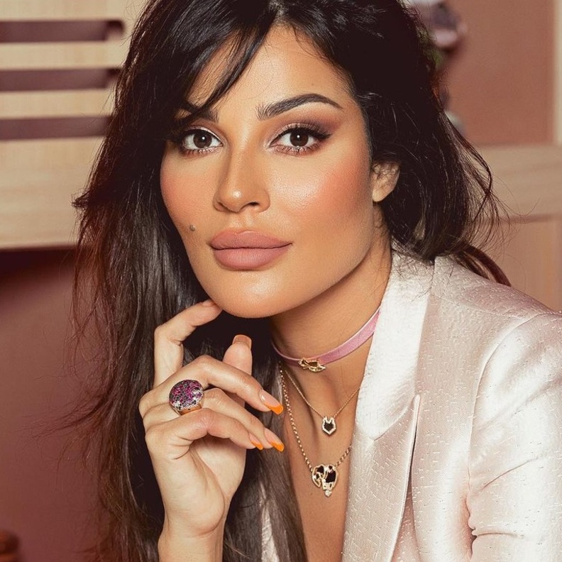 ابرز تسريحات شعر ومكياج النجمات في اجازة العيد 2021