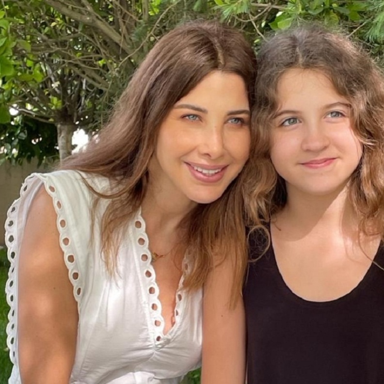 نانسي عجرم وابنتها