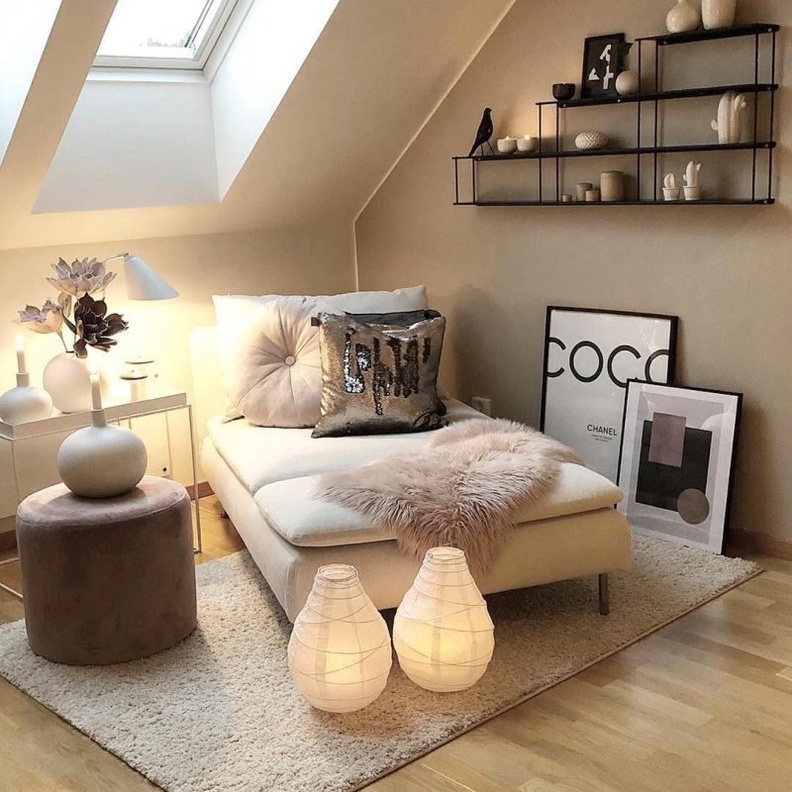 الإنارة الطبيعية معمة في ديكورات ركن الاسترخاء