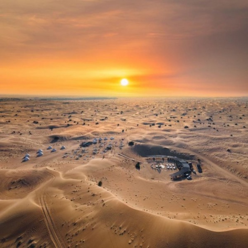مخيّم "سونارا" الصحراوي.. تجربة ساحرة وأجواء صحراوية لا تنسى  