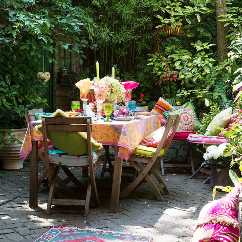 ديكور موائد العيد بألوان زاهية