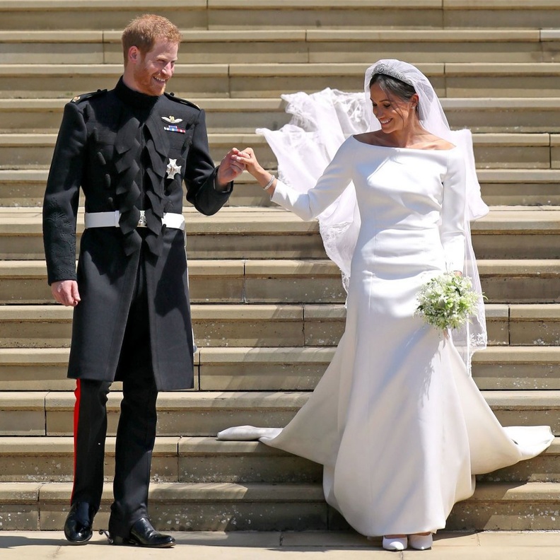 رومانسية العروسين بدت واضحة في يوم الزفاف