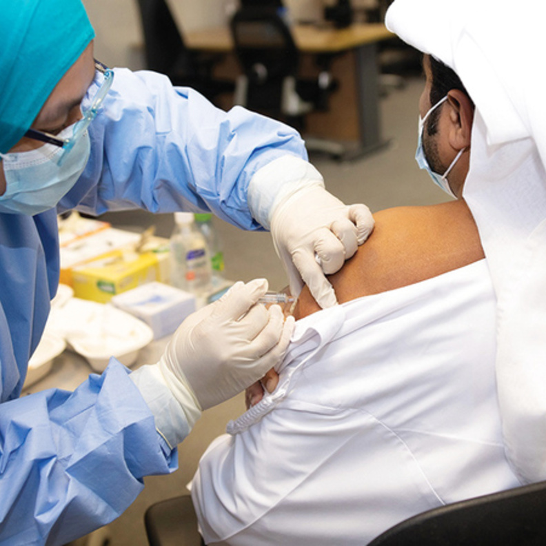 تطعيم 73% من الفئة المؤهلة للقاح كوفيد-19