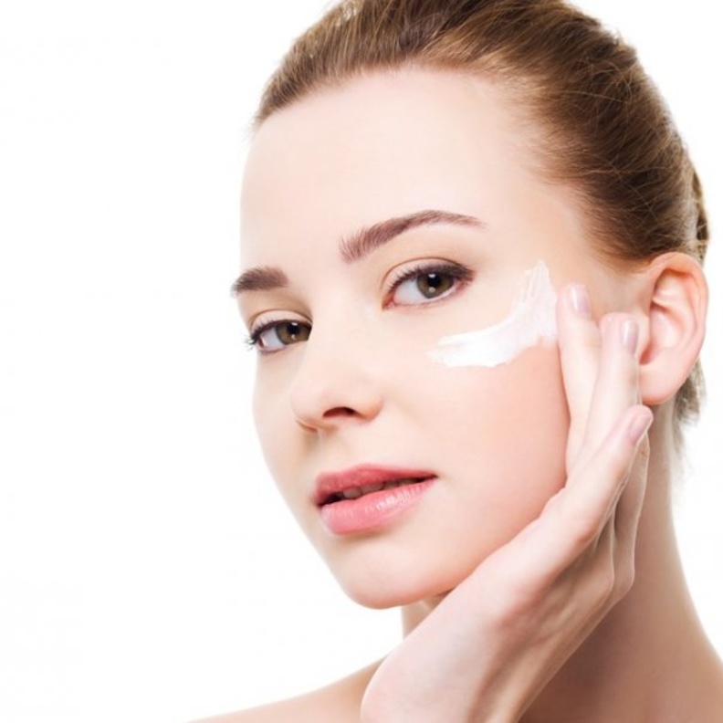  نصائح جمالية قبل تقشير البشرة وتجديد خلاياها في فصل الصيف 2021