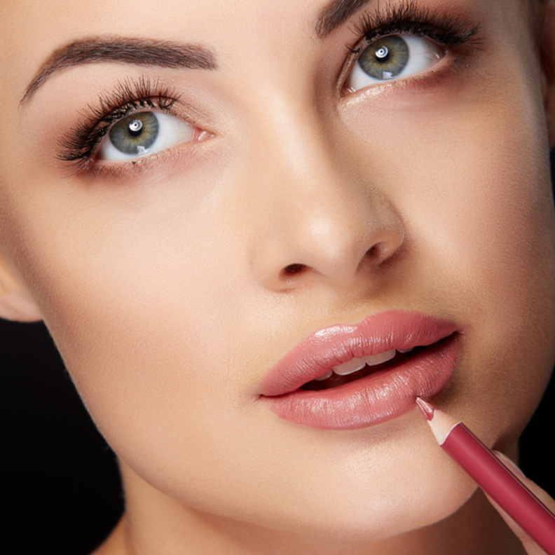 طريقة عمل كونتور تكبير الشفايف بالمكياج بالخطوات