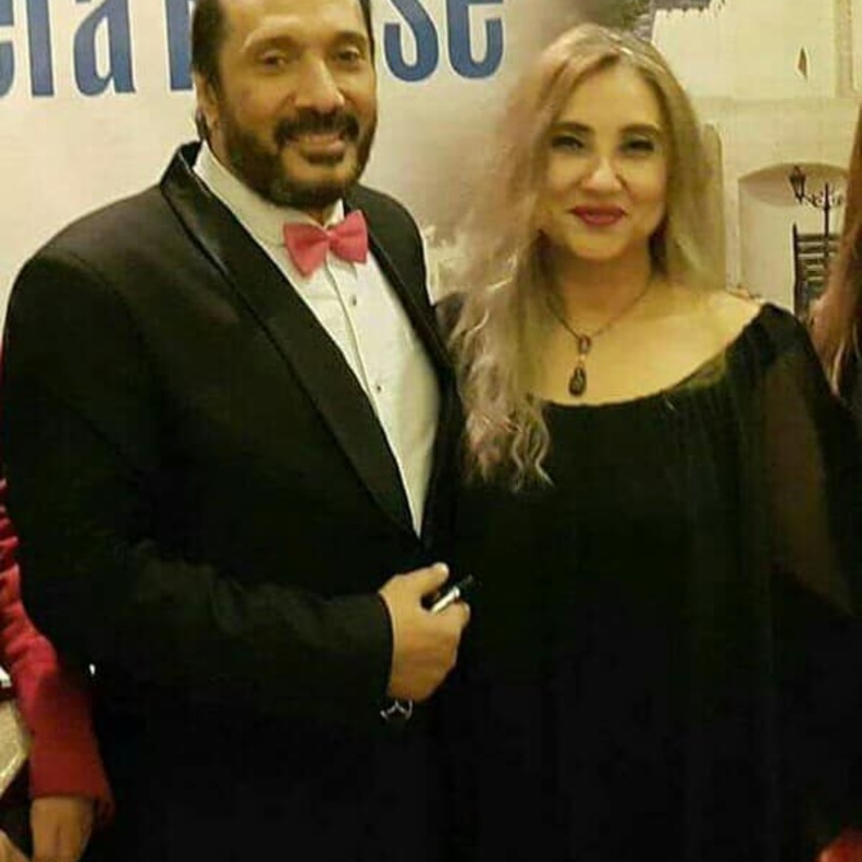 علي الحجار  وزوجته