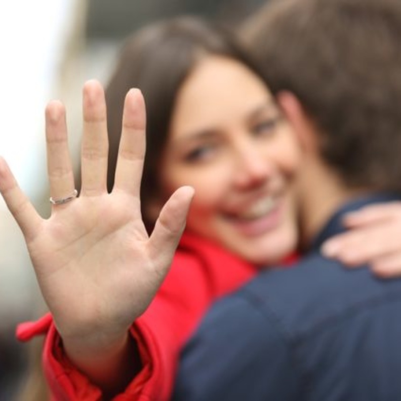  كيف تعامل خطيبتك في بداية الخطبة؟