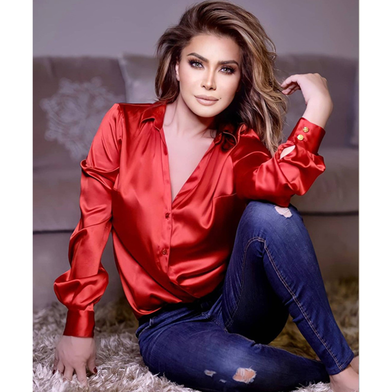 اطلالات عملية ومريحة مع الجينز بأسلوب نوال الزغبي