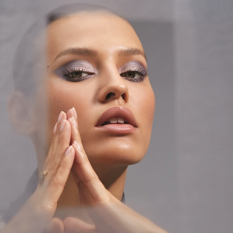 جلسة تصويرية خاصة بـ "هي" ..أنوثة راقية وجريئة من Dior