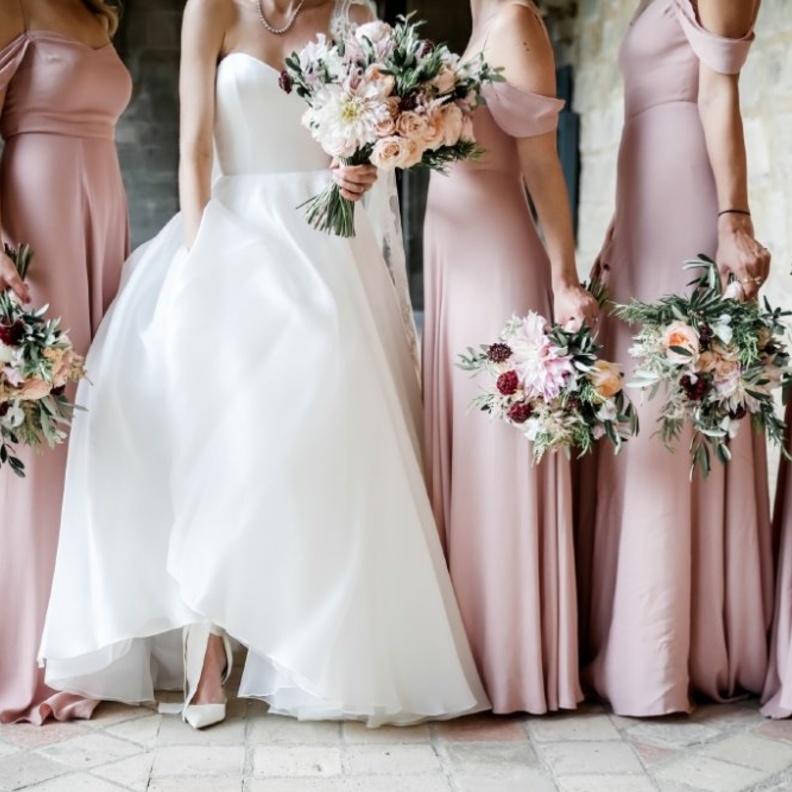  فساتين مميزة لوصيفات العروس