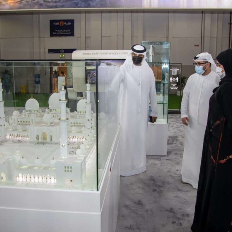 مركز جامع الشيخ زايد الكبير ينشر رسالته الحضارية في "سوق السفر العربي" 