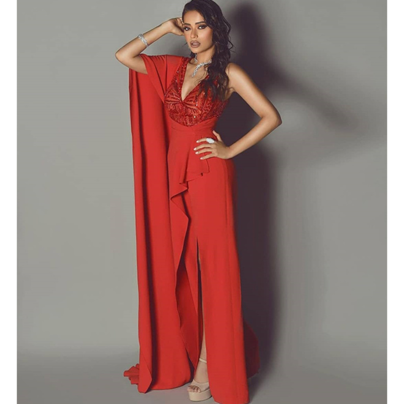 اجمل فساتين رحمة رياض الساحرة باللون  الاحمر من دار Zuhair Murad