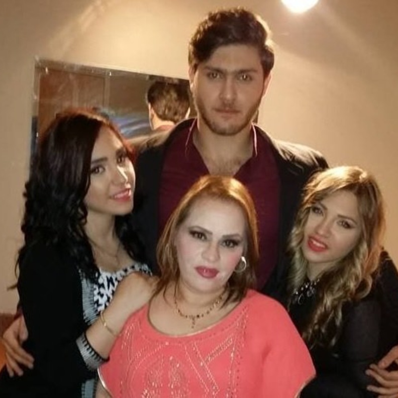 نادية العراقية واسرتها