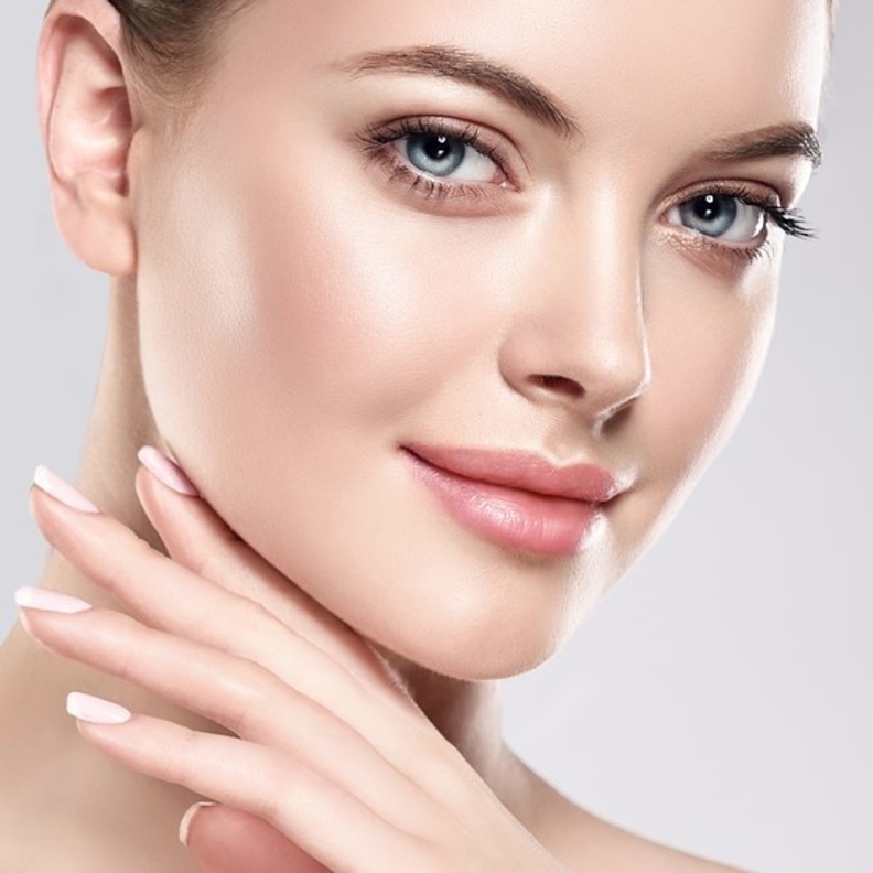 10 نصائح جمالية للعناية بالبشرة بعد سن الثلاثين