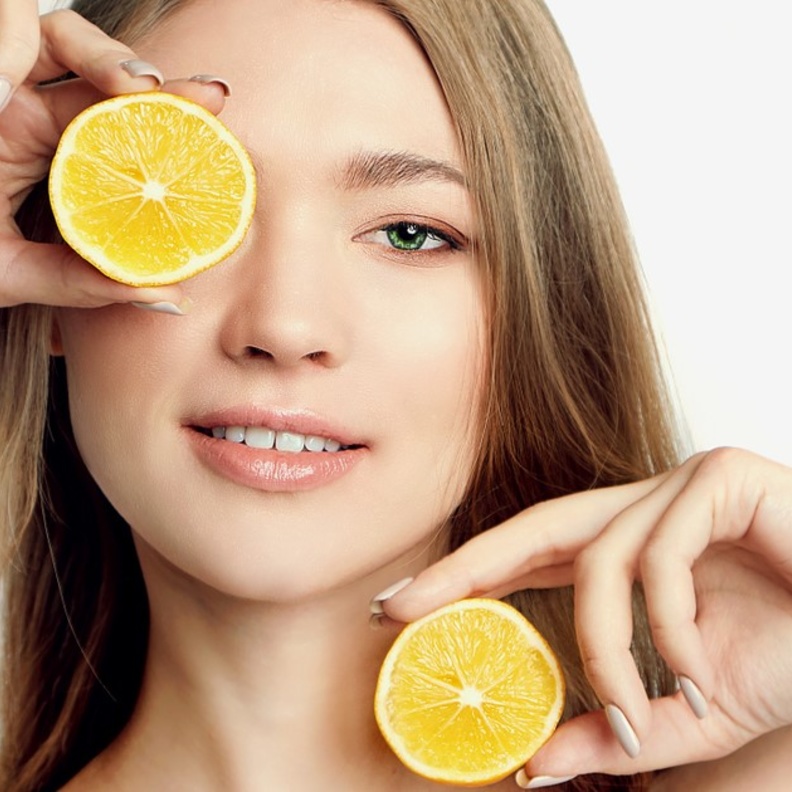 فوائد واضرار تقشير البشرة باحماض الفواكه