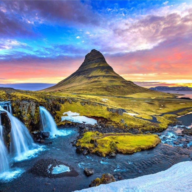 أيسلندا والتي تشتهر أيضا بطقسها المعتدل صيفا